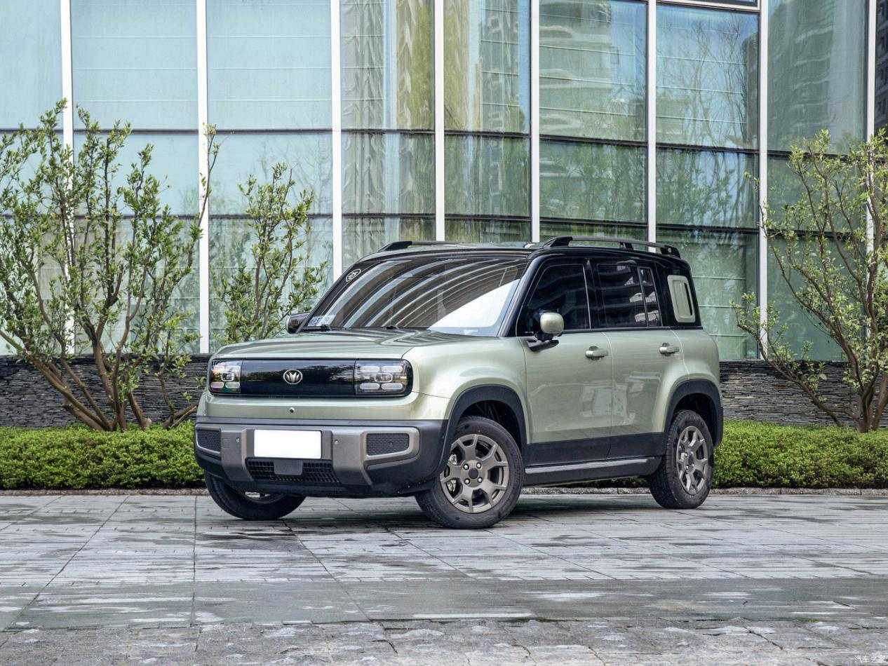 Iva PLUS SUV